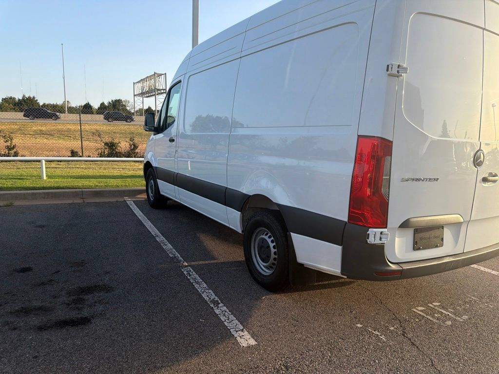 Used 2025 Mercedes-Benz Sprinter 2500 image 8
