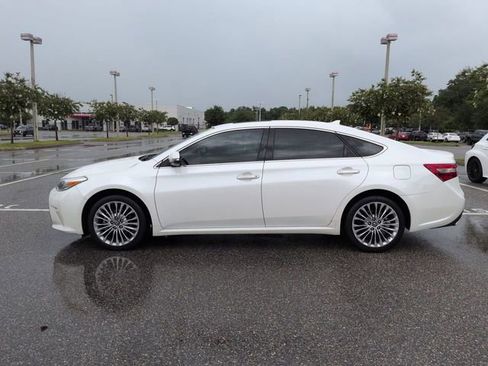 Used 2017 Toyota Avalon Limited FWD image 7