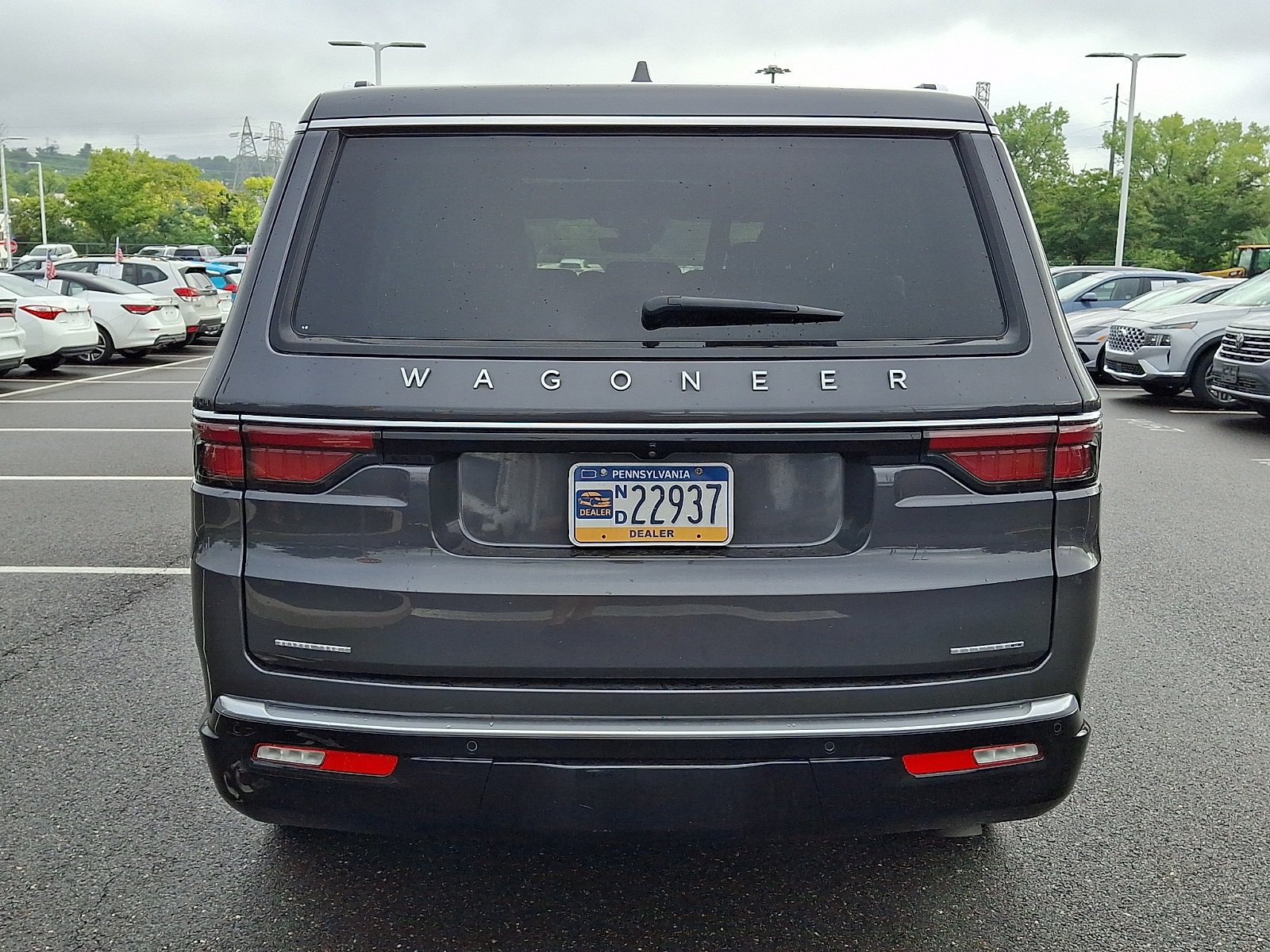 Used 2022 Jeep Wagoneer Series II w/ Premium Group I AWD/4WD image 5