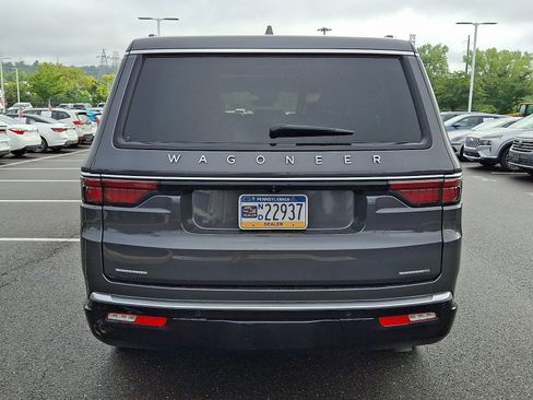 Used 2022 Jeep Wagoneer Series II w/ Premium Group I AWD/4WD image 5