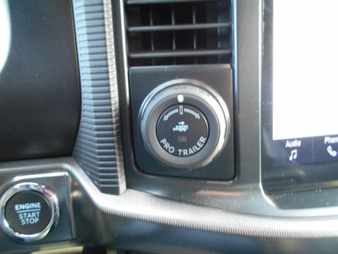 Used 2025 Ford F150 Raptor image 18