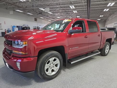 Used 2018 Chevrolet Silverado 1500 LT w/ All Star Edition image 3