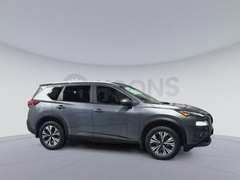 Used 2023 Nissan Rogue SV w/ SV Premium Package image 2