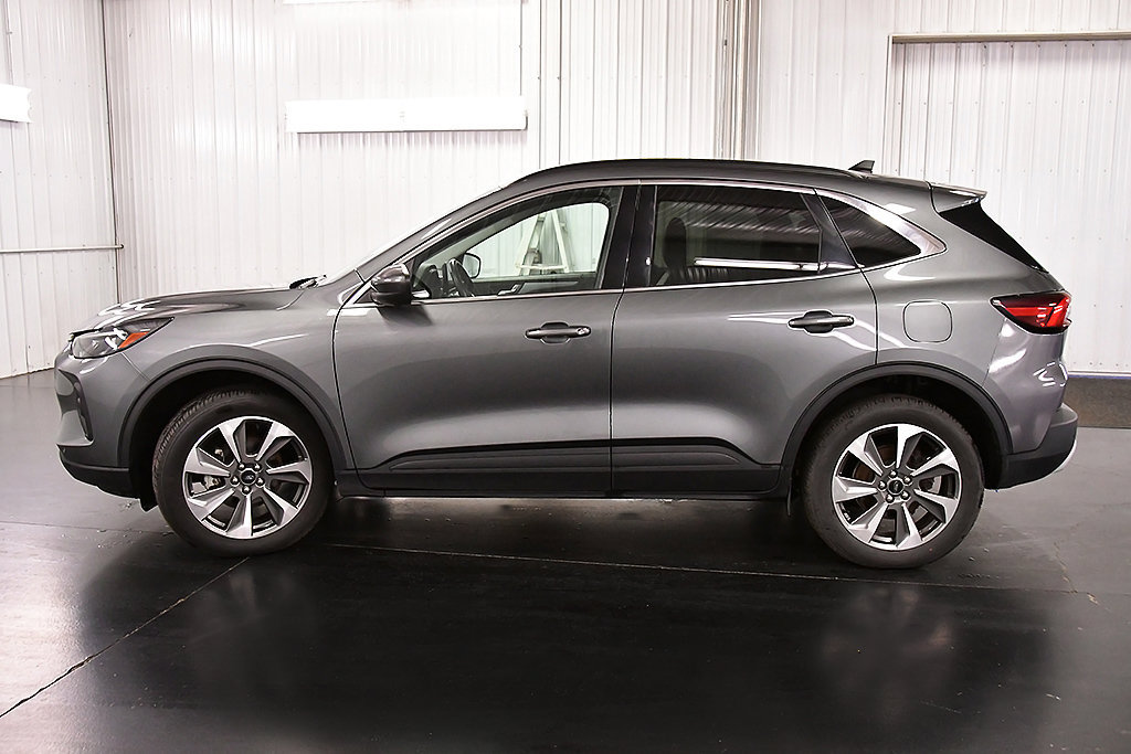 Used 2024 Ford Escape Platinum AWD/4WD image 4