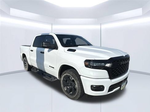 Used 2025 RAM 1500 Big Horn AWD/4WD image 4