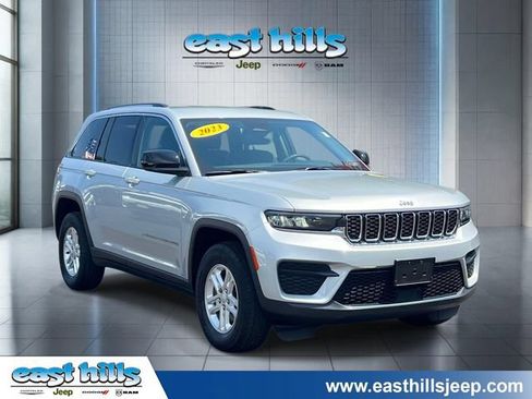 Used 2023 Jeep Grand Cherokee Laredo w/ Luxury Tech Group I AWD/4WD image 1