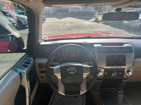 Used 2011 Toyota 4Runner SR5 w/ Convenience Pkg AWD/4WD image 16