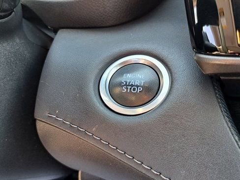 Used 2020 Toyota Highlander XLE AWD/4WD image 20