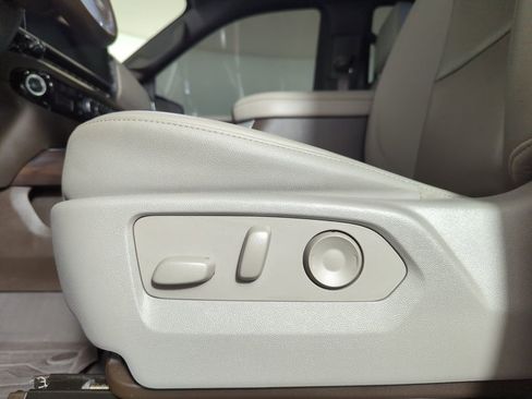 Used 2024 GMC Sierra 1500 SLT w/ SLT Premium Plus Package image 26