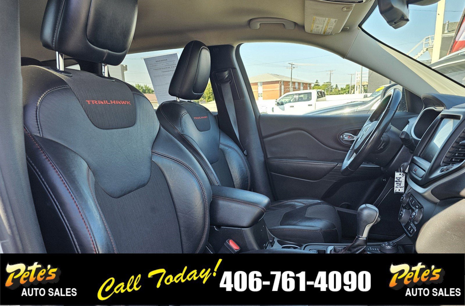 Used 2016 Jeep Cherokee Trailhawk AWD/4WD image 15