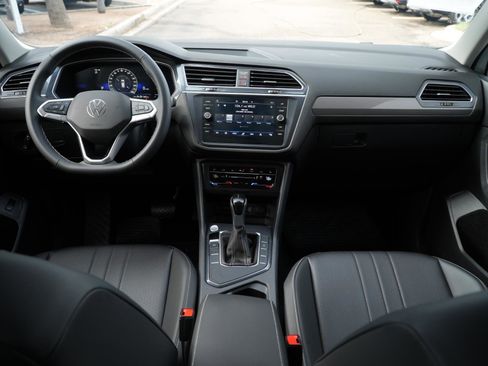 Used 2024 Volkswagen Tiguan SE image 20