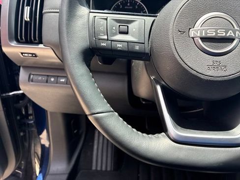 Used 2024 Nissan Pathfinder SL w/ SL Premium Package FWD image 22