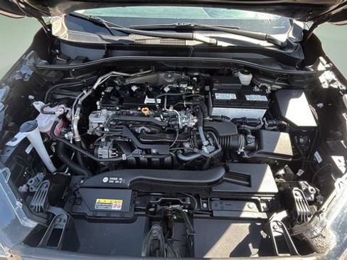 Used 2024 Toyota Corolla Cross LE FWD image 32