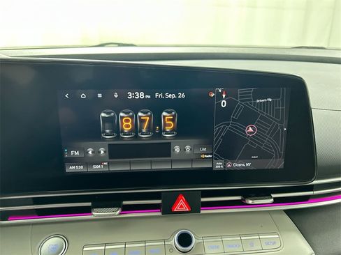 Used 2023 Hyundai Elantra Limited w/ Preferred Accessory Package image 14