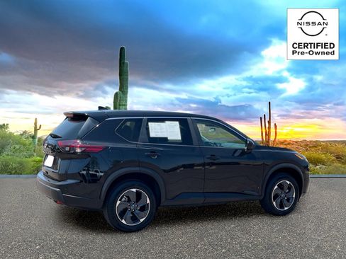 Certified 2025 Nissan Rogue SV FWD image 5