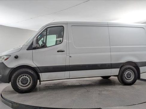 Used 2022 Mercedes-Benz Sprinter 1500 image 3