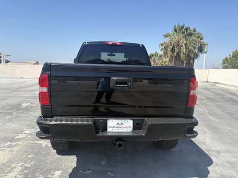 Used 2018 GMC Sierra 1500 SLE w/ SLE Value Package AWD/4WD image 10
