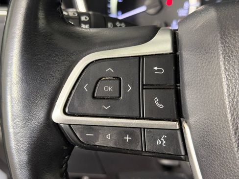 Used 2023 Toyota Highlander XLE FWD image 26