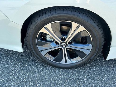 Used 2019 Nissan Leaf SV w/ SV Technology Package image 7