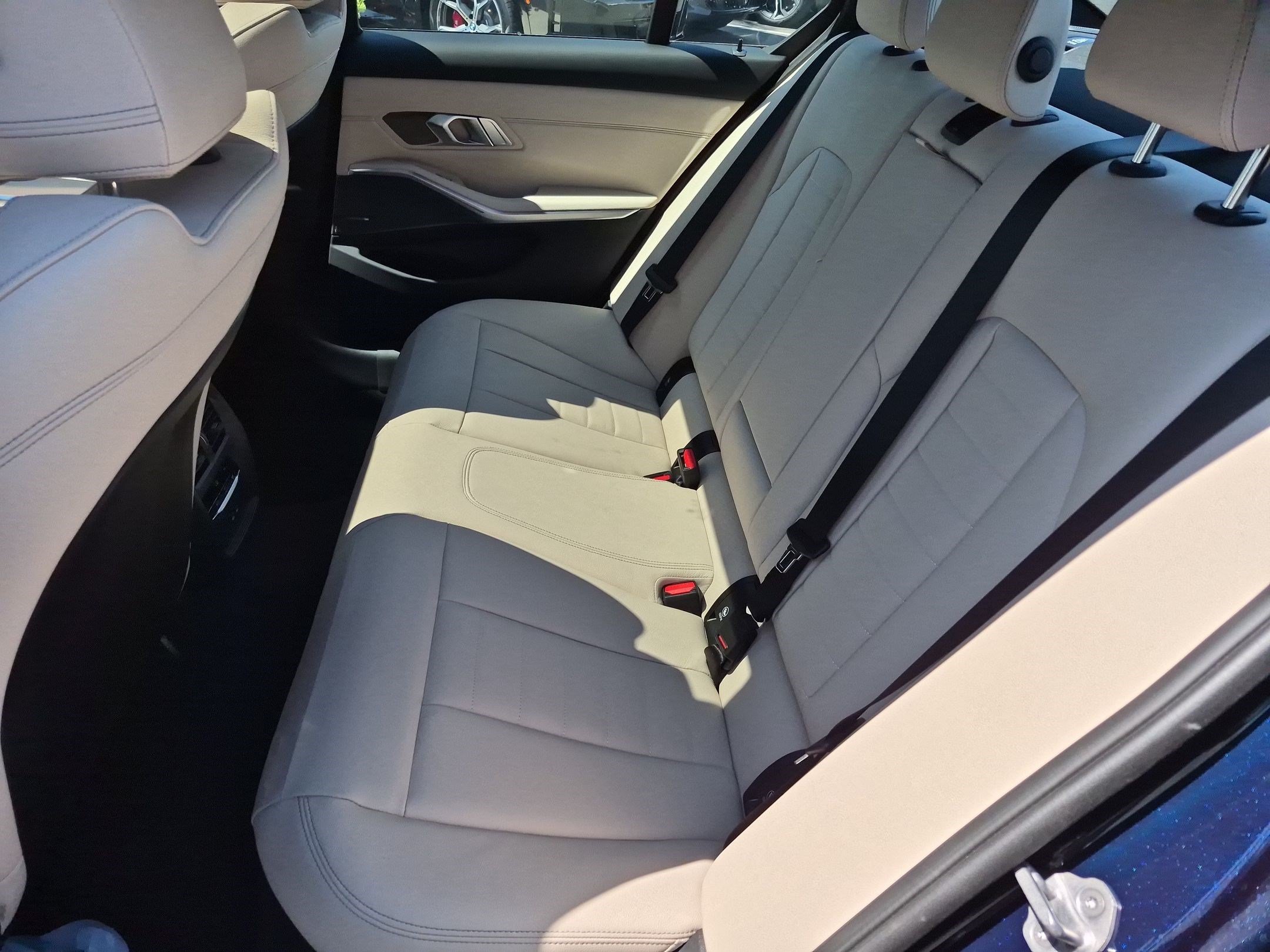 New 2026 BMW 330i Sedan w/ M Sport Package RWD image 31