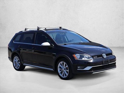 Used 2017 Volkswagen Golf Alltrack SE AWD/4WD image 3