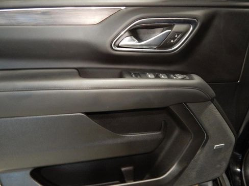 Used 2023 Chevrolet Suburban Z71 image 16