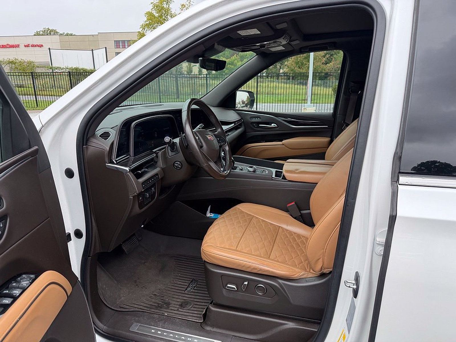 Used 2021 Cadillac Escalade Premium Luxury w/ Driver Assist Tech Package AWD/4WD image 9