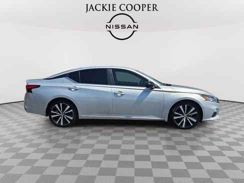 Used 2022 Nissan Altima 2.5 SR FWD image 4