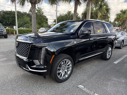 Used 2025 Cadillac Escalade Premium Luxury w/ LPO, Radiant Package AWD/4WD image 2