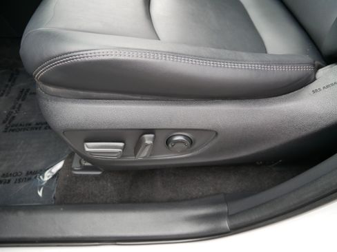 Used 2021 Toyota RAV4 XLE Premium AWD/4WD image 20