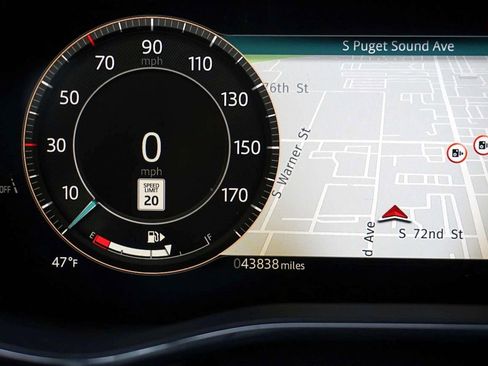 Used 2025 Jaguar F-PACE R-Dynamic S image 26