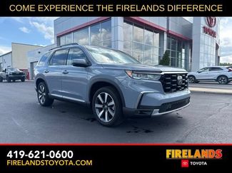 Used 2025 Honda Pilot Touring video 1