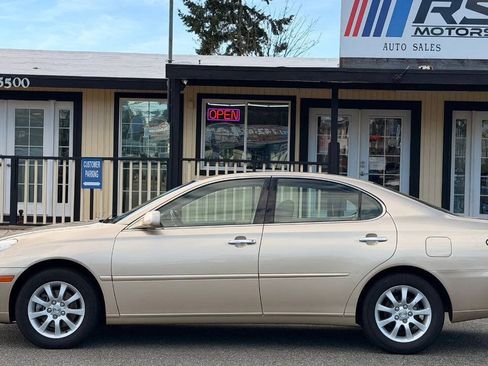 Used 2002 Lexus ES 330 w/ Premium Pkg FWD image 2