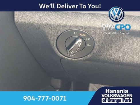 Certified 2025 Volkswagen Jetta SE FWD image 24