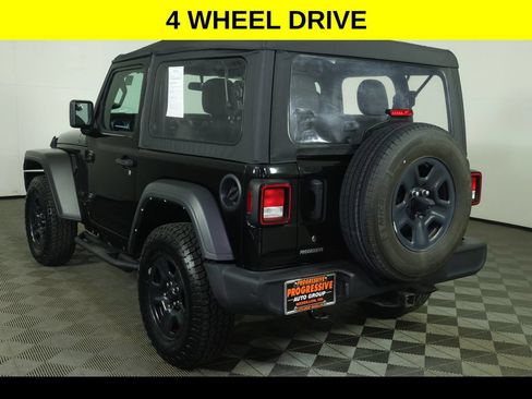 Used 2022 Jeep Wrangler Sport AWD/4WD image 4