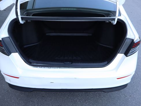 Used 2023 Honda Accord Sport image 32