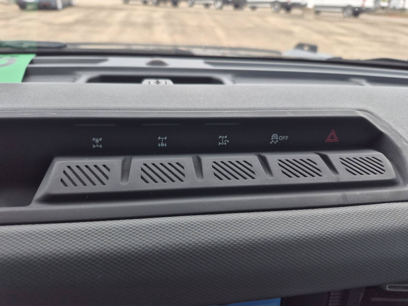 Used 2023 Ford Bronco Big Bend w/ Sasquatch Package AWD/4WD image 6