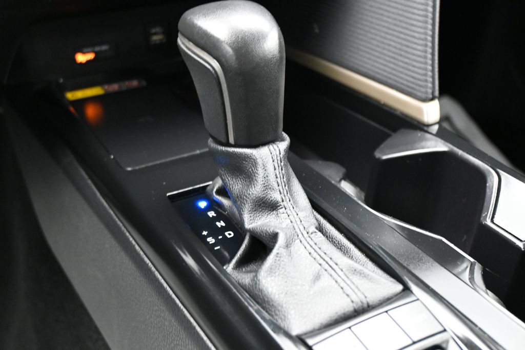 Used 2025 Toyota Camry SE FWD image 20
