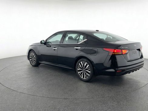 Used 2025 Nissan Altima 2.5 SV image 6