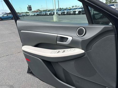 Used 2025 Hyundai Sonata SEL FWD image 11