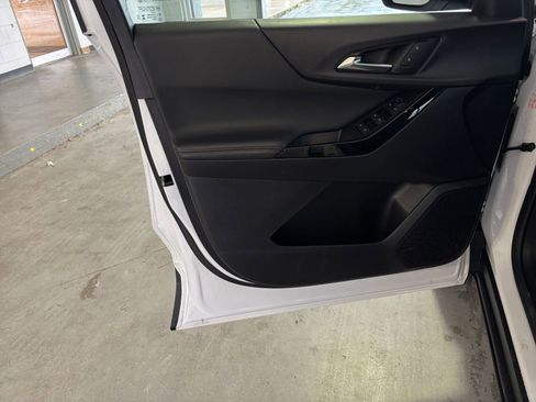 Used 2025 Chevrolet Equinox LT image 20