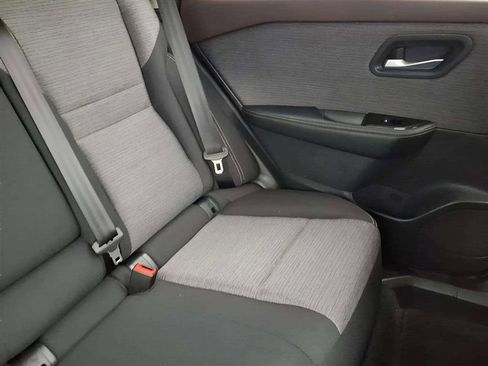 Used 2023 Nissan Rogue SV image 18