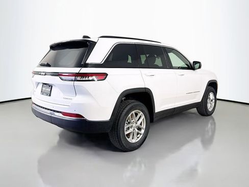 New 2025 Jeep Grand Cherokee Laredo image 7