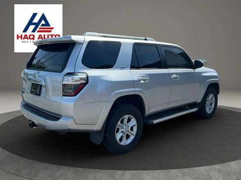 Used 2018 Toyota 4Runner SR5 AWD/4WD image 5