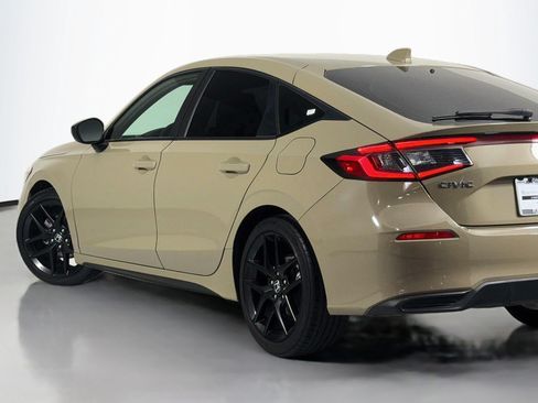 Used 2025 Honda Civic Sport image 15