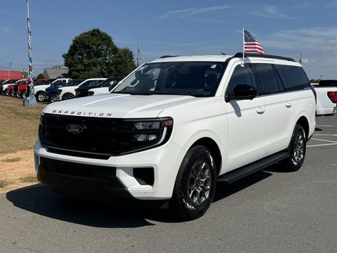 New 2025 Ford Expedition Max Active image 11