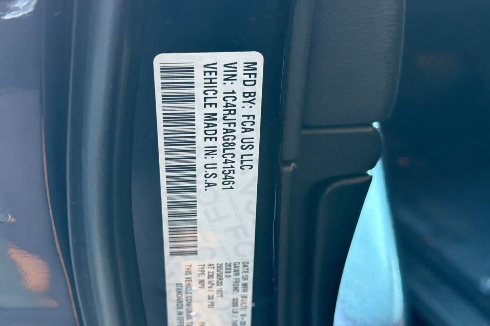 Used 2020 Jeep Grand Cherokee Altitude AWD/4WD image 34