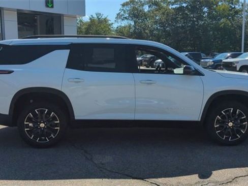 New 2026 Chevrolet Traverse LT w/ Sun and Wheel Package image 9
