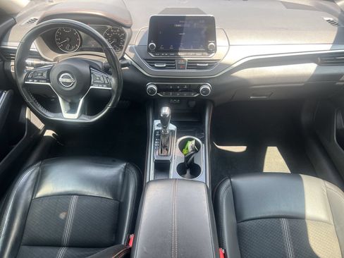 Certified 2024 Nissan Altima 2.5 SR FWD image 3