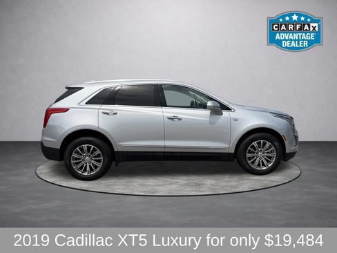 Used 2019 Cadillac XT5 Luxury AWD/4WD image 2